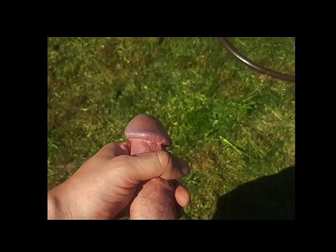 ❤️ Sıcak hottie gets ona pembe kedi becerdin ve cums ile bir fışkırtma içinde bir yaz bahçesinde Anal video bizde ❌️❤